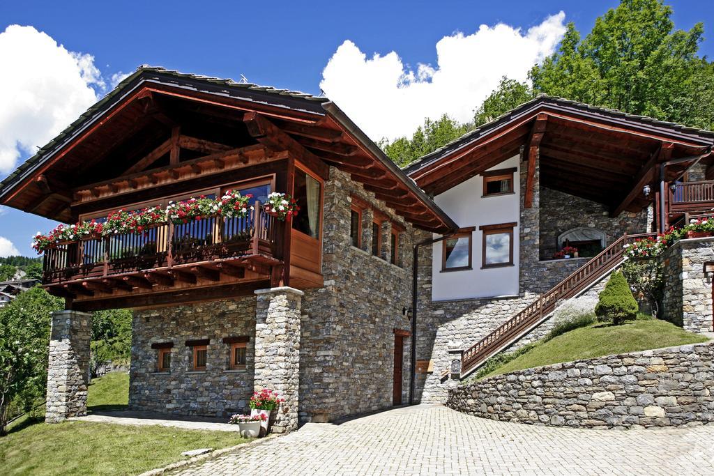 Les Combes Hotel La Salle Exterior foto