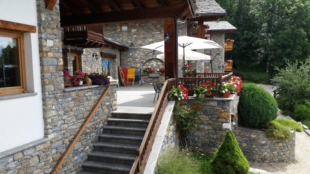 Les Combes Hotel La Salle Exterior foto